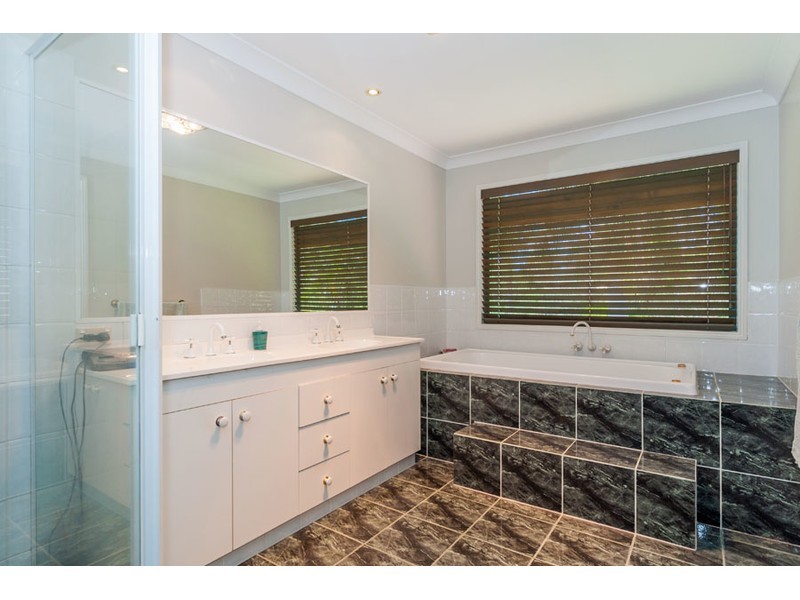 72 Greg Norman Crescent, Parkwood QLD 4214