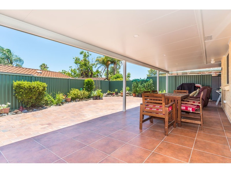 1/4 Becca Court, Arundel QLD 4214