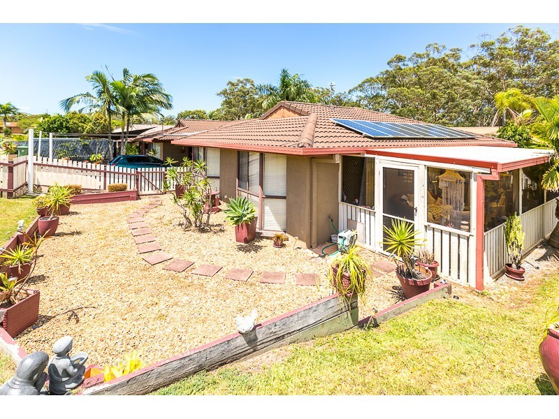 2/18 Nina Parade, Arundel QLD 4214