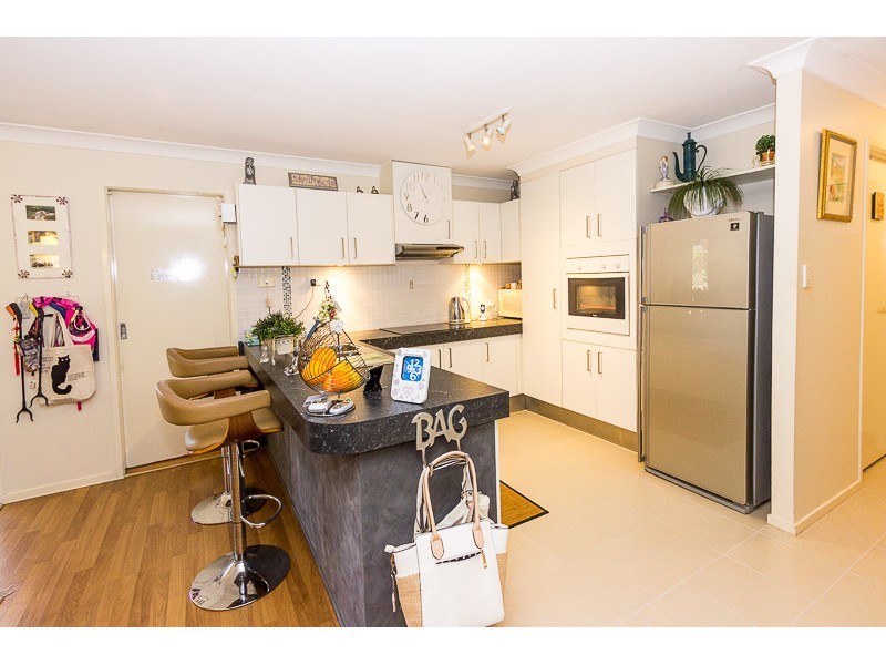 2/18 Nina Parade, Arundel QLD 4214