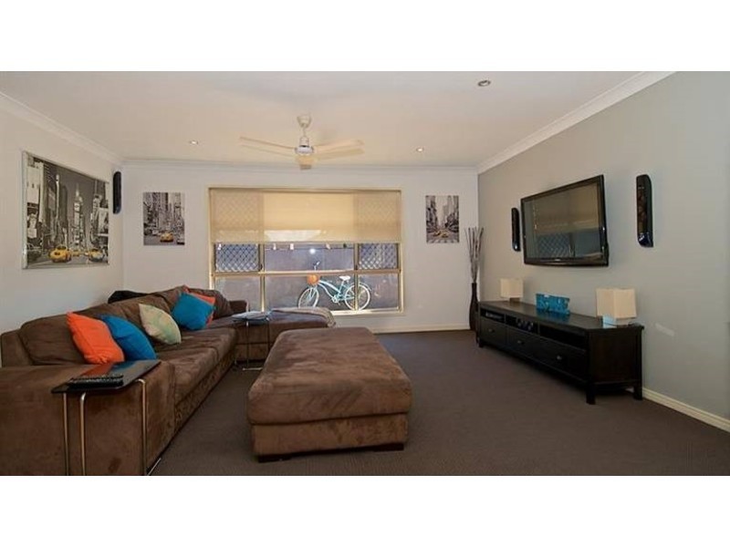 11 Harrow Place, Arundel QLD 4214