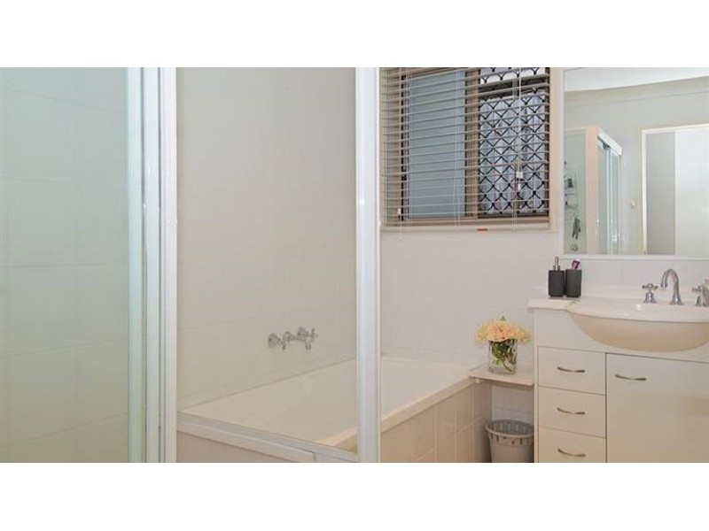 11 Harrow Place, Arundel QLD 4214