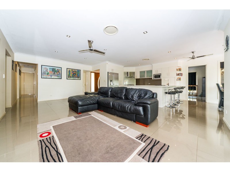 9 Bill Court, Parkwood QLD 4214