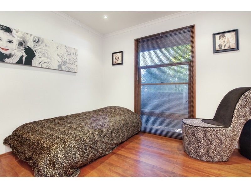 76 Central Street, Labrador QLD 4215