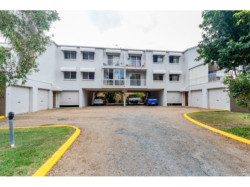 5/5 Brett Avenue, Labrador QLD 4215