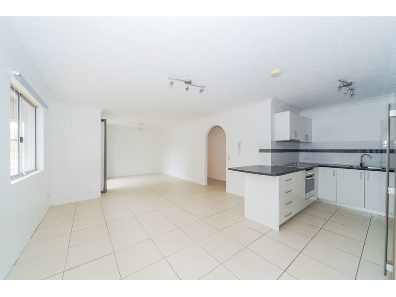 5/5 Brett Avenue, Labrador QLD 4215