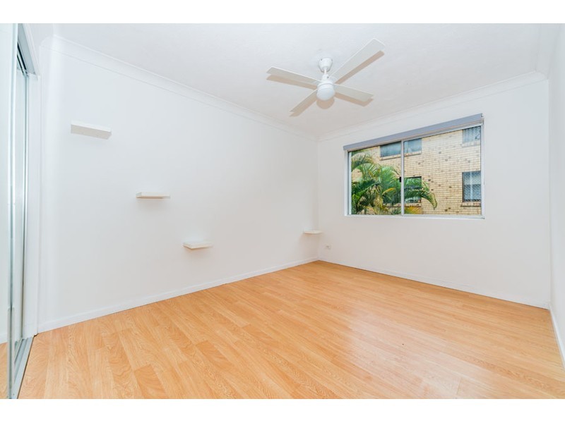 5/5 Brett Avenue, Labrador QLD 4215