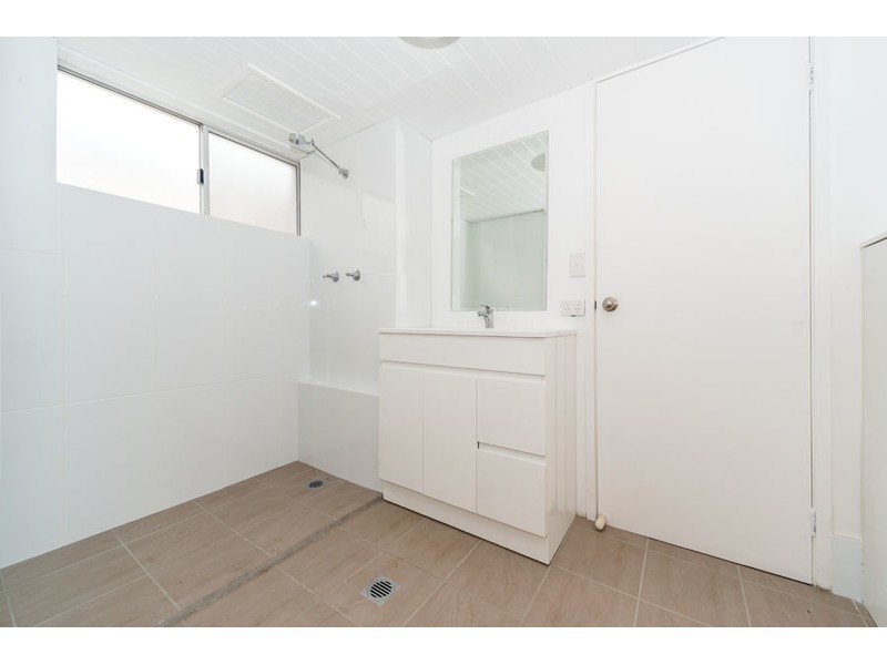 5/5 Brett Avenue, Labrador QLD 4215