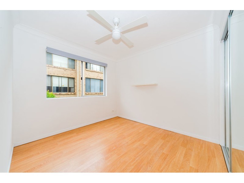 5/5 Brett Avenue, Labrador QLD 4215