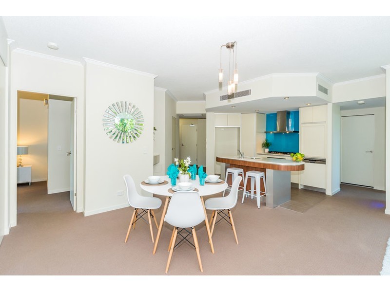 95/28 Bayview Street, Runaway Bay QLD 4216