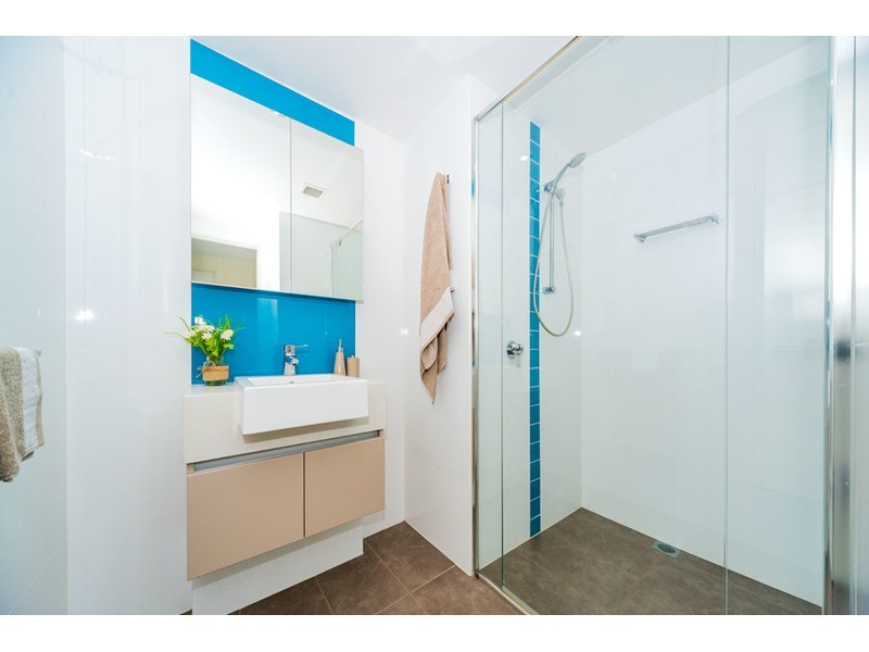95/28 Bayview Street, Runaway Bay QLD 4216