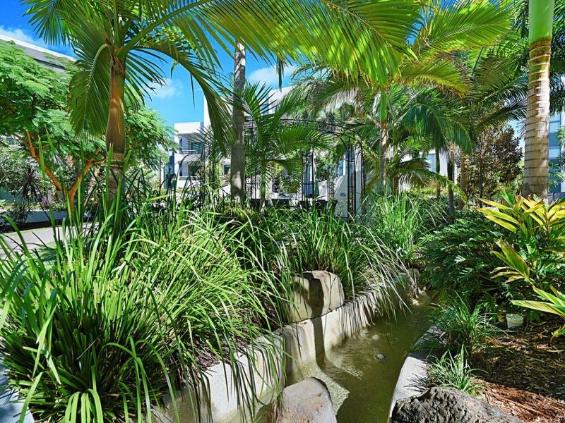 95/28 Bayview Street, Runaway Bay QLD 4216