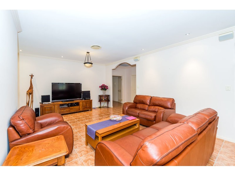 42 Arun Drive, Arundel QLD 4214