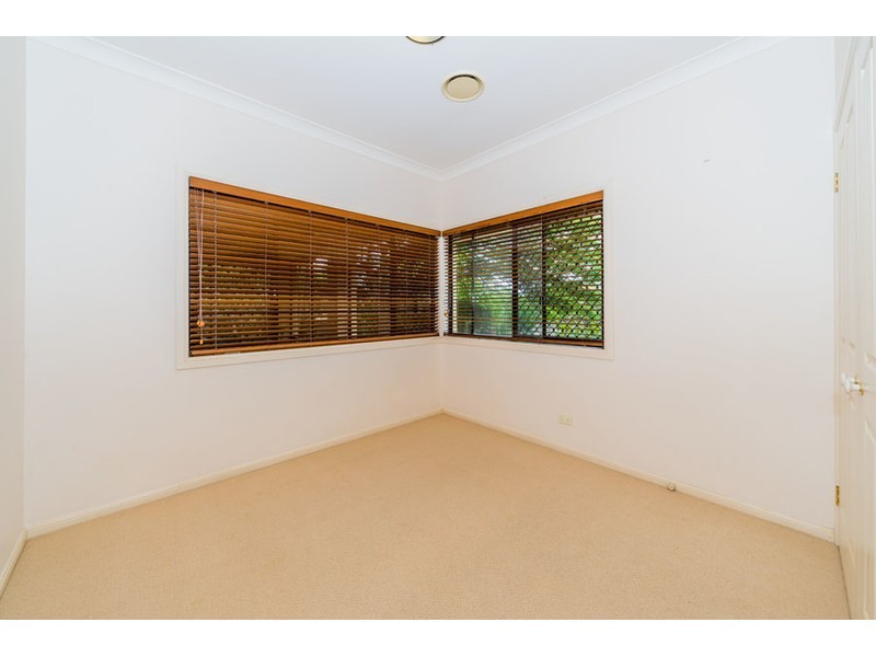 42 Arun Drive, Arundel QLD 4214