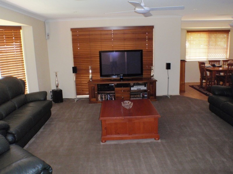 11 Crenshaw Court, Parkwood QLD 4214