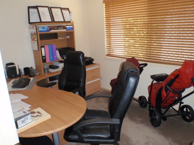 11 Crenshaw Court, Parkwood QLD 4214