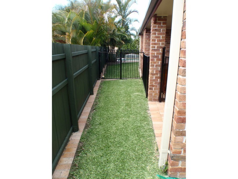 11 Crenshaw Court, Parkwood QLD 4214