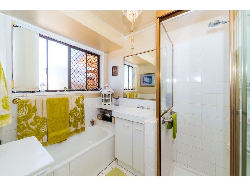 1/36 Botanical Drive, Labrador QLD 4215