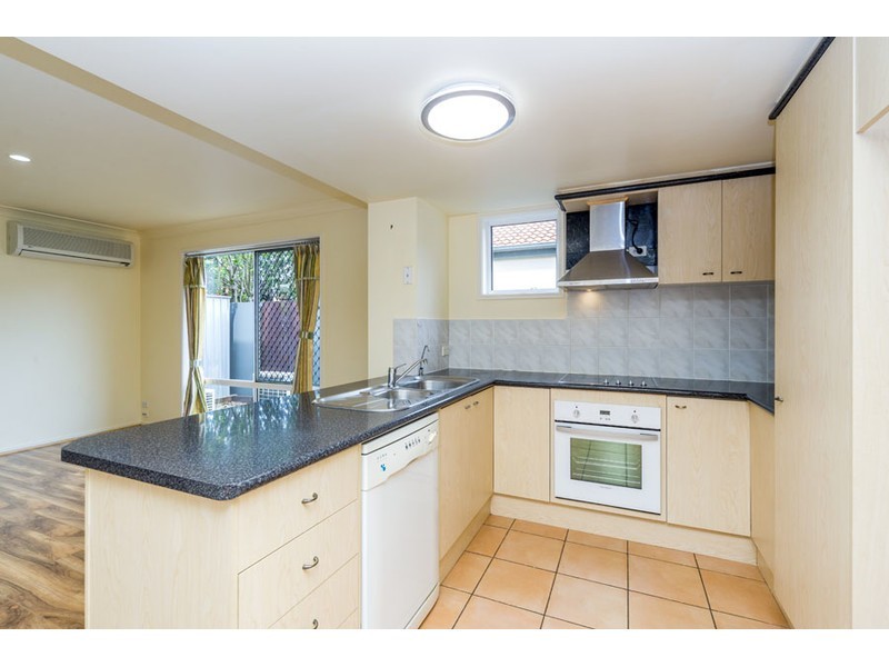 4 Oxbridge Chase, Arundel QLD 4214