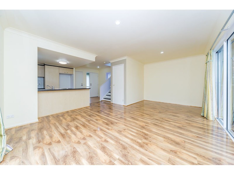 4 Oxbridge Chase, Arundel QLD 4214