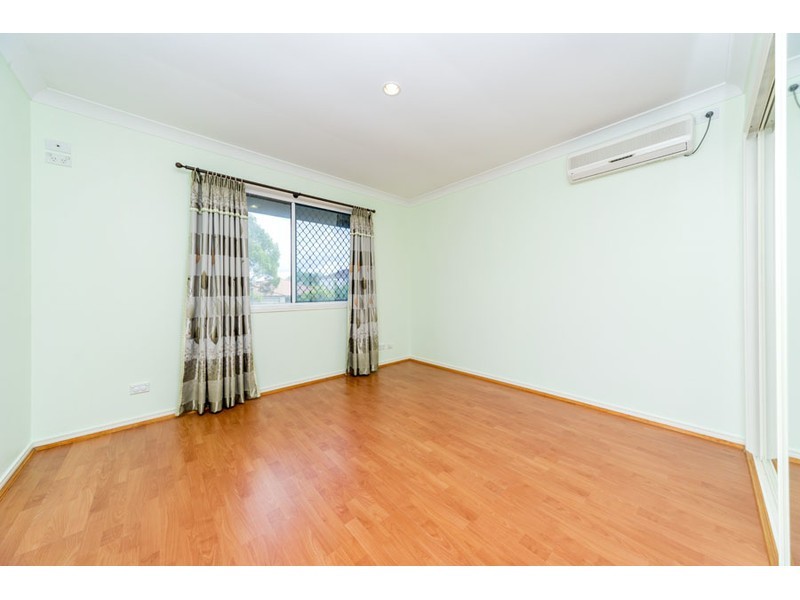 4 Oxbridge Chase, Arundel QLD 4214