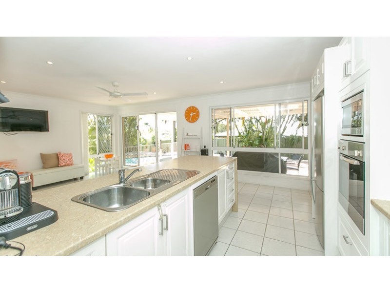 5 Baxter Court, Arundel QLD 4214