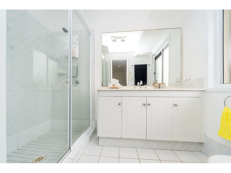 5 Baxter Court, Arundel QLD 4214