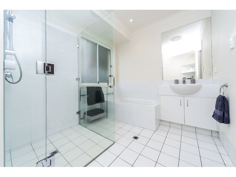 5 Baxter Court, Arundel QLD 4214