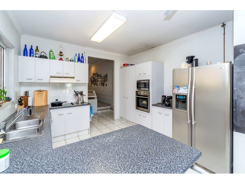 1 Kel Nagle Court, Parkwood QLD 4214