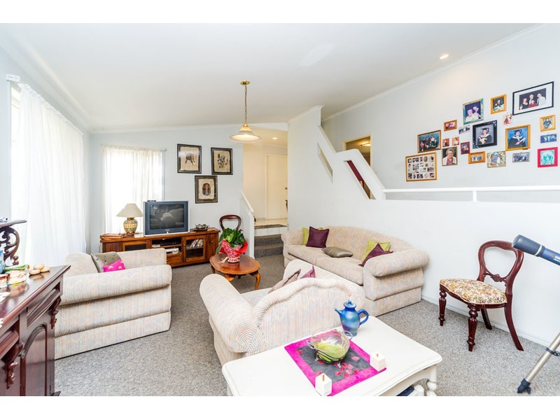 1 Kel Nagle Court, Parkwood QLD 4214