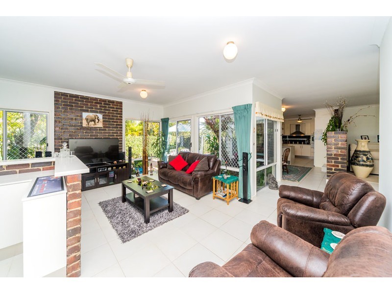 13 Kel Nagle Court, Parkwood QLD 4214