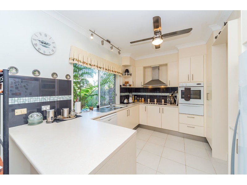 13 Kel Nagle Court, Parkwood QLD 4214