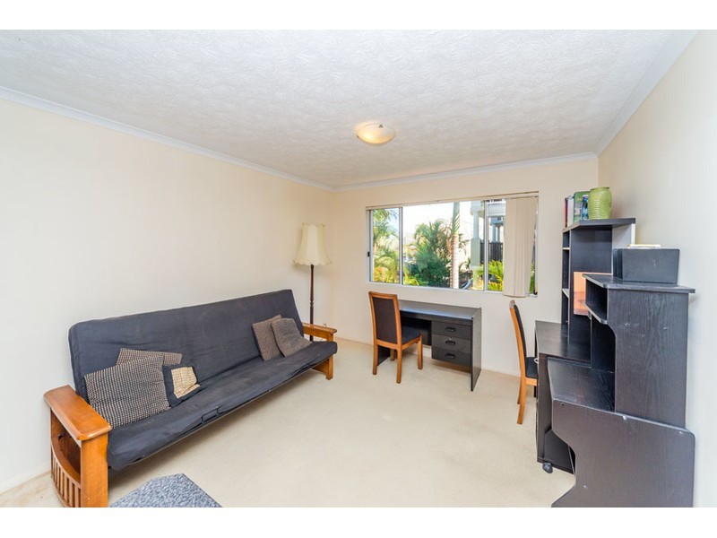 8/7-11 Johnston Street, Southport QLD 4215