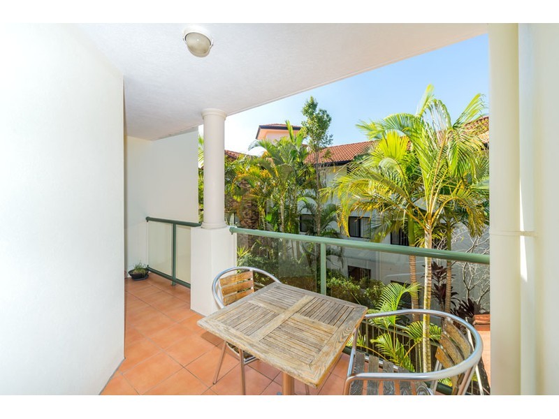 8/7-11 Johnston Street, Southport QLD 4215