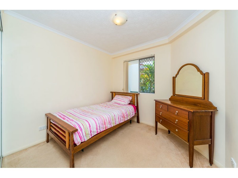 8/7-11 Johnston Street, Southport QLD 4215