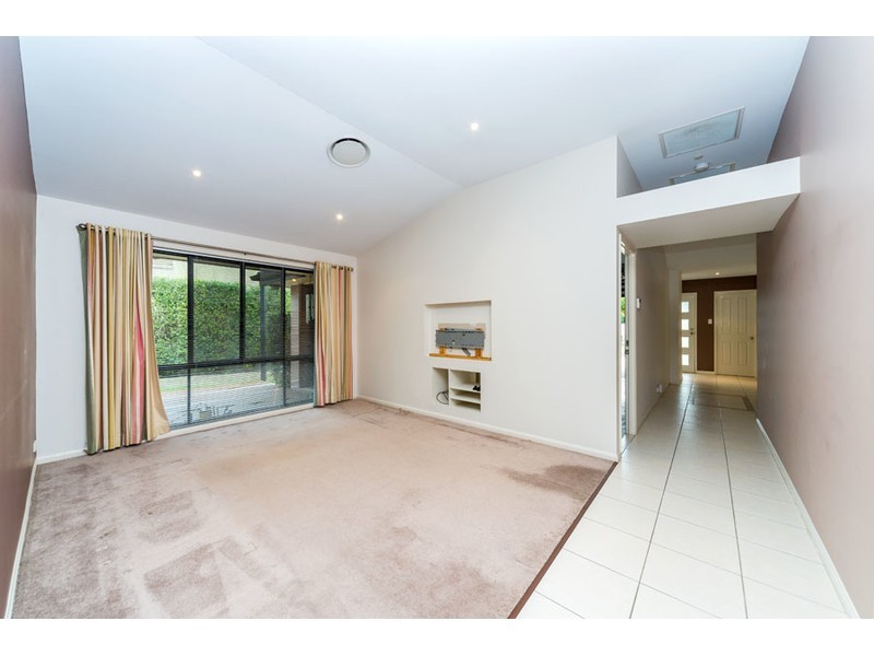 12 Torquay Place, Arundel QLD 4214