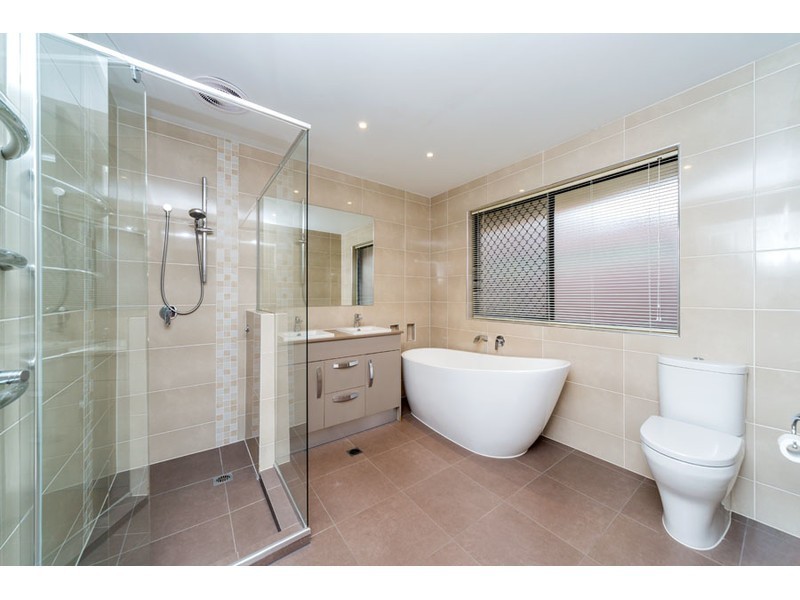 12 Torquay Place, Arundel QLD 4214