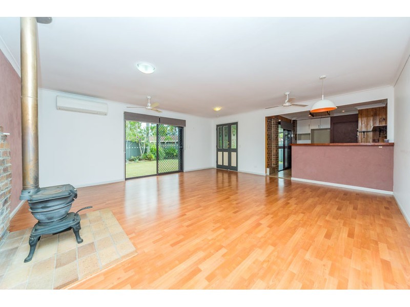 1/4 Hoya Court, Labrador QLD 4215