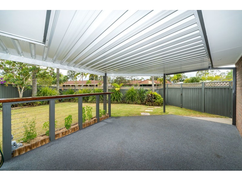 1/4 Hoya Court, Labrador QLD 4215