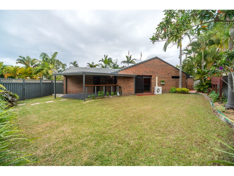 1/4 Hoya Court, Labrador QLD 4215