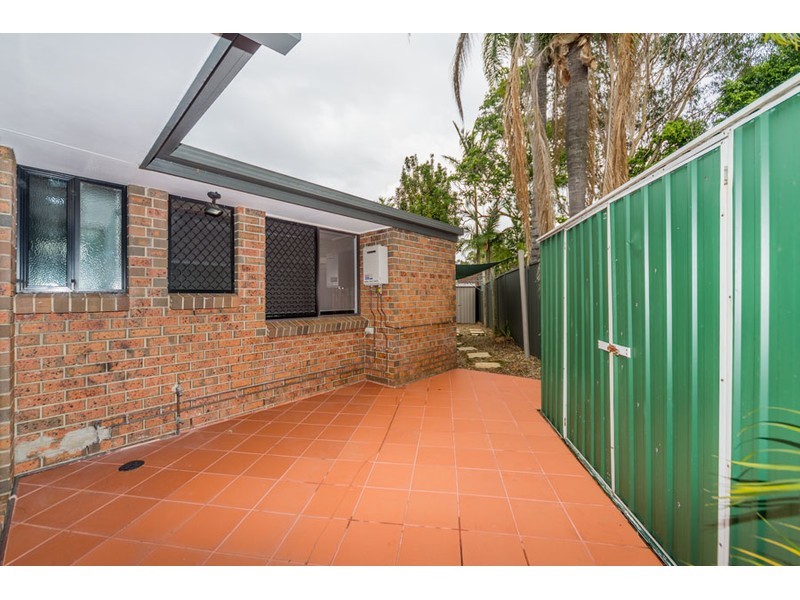 1/4 Hoya Court, Labrador QLD 4215