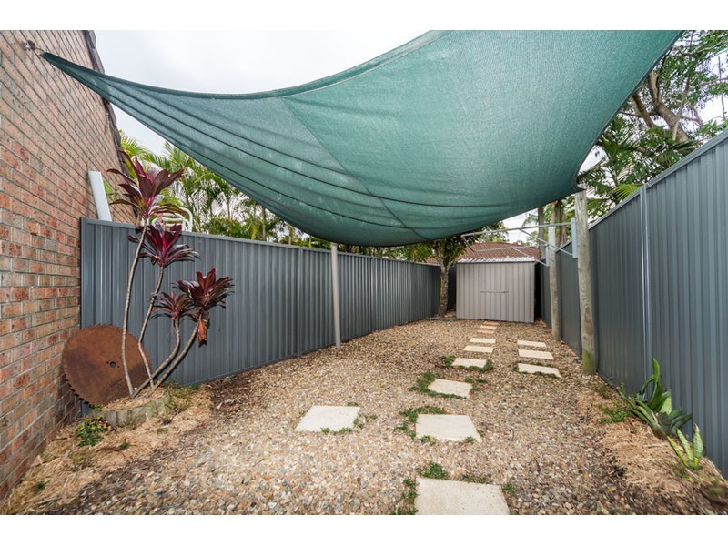 1/4 Hoya Court, Labrador QLD 4215