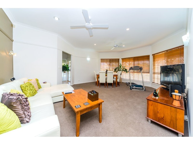 55 Arnold Palmer Drive, Parkwood QLD 4214