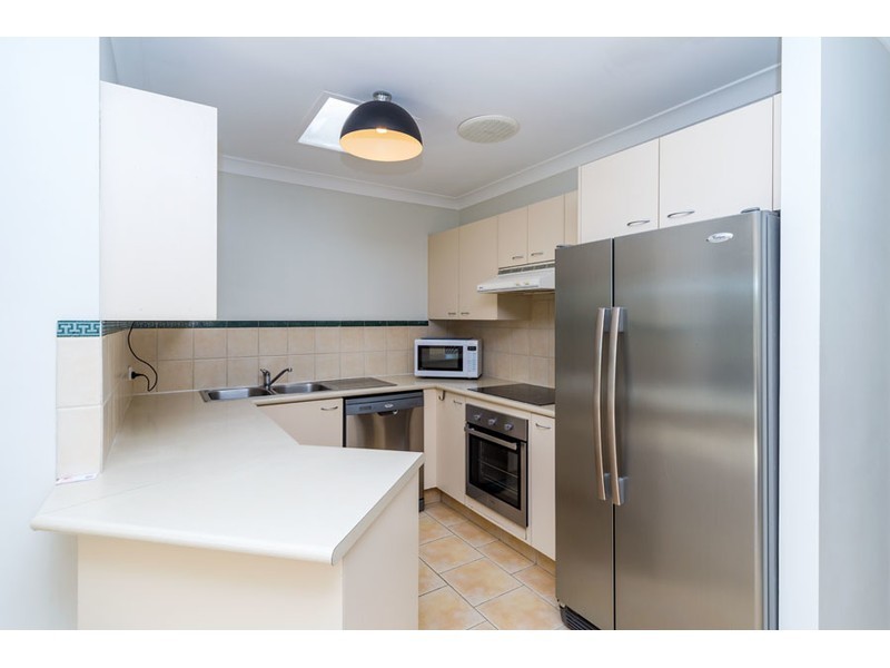 135/31 Usher Avenue, Labrador QLD 4215