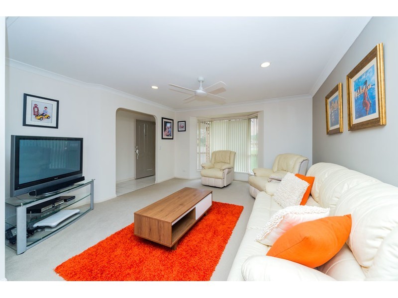 16 Maidstone Place, Parkwood QLD 4214