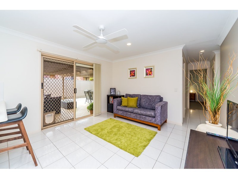 16 Maidstone Place, Parkwood QLD 4214