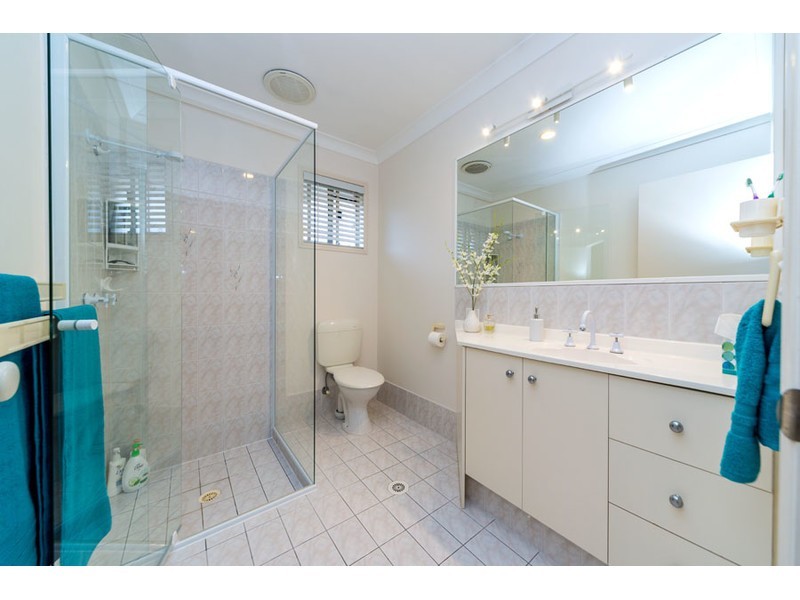 16 Maidstone Place, Parkwood QLD 4214