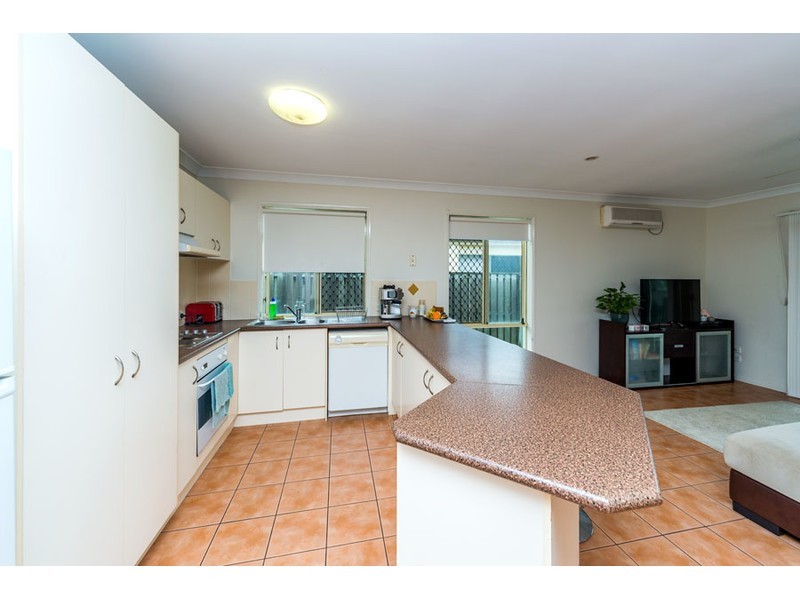 5 Madasin Close, Arundel QLD 4214