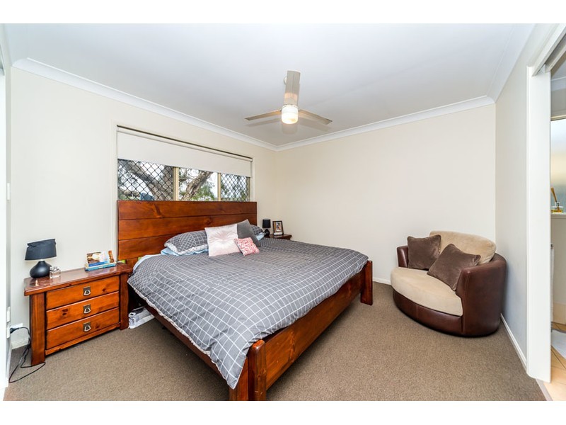 5 Madasin Close, Arundel QLD 4214