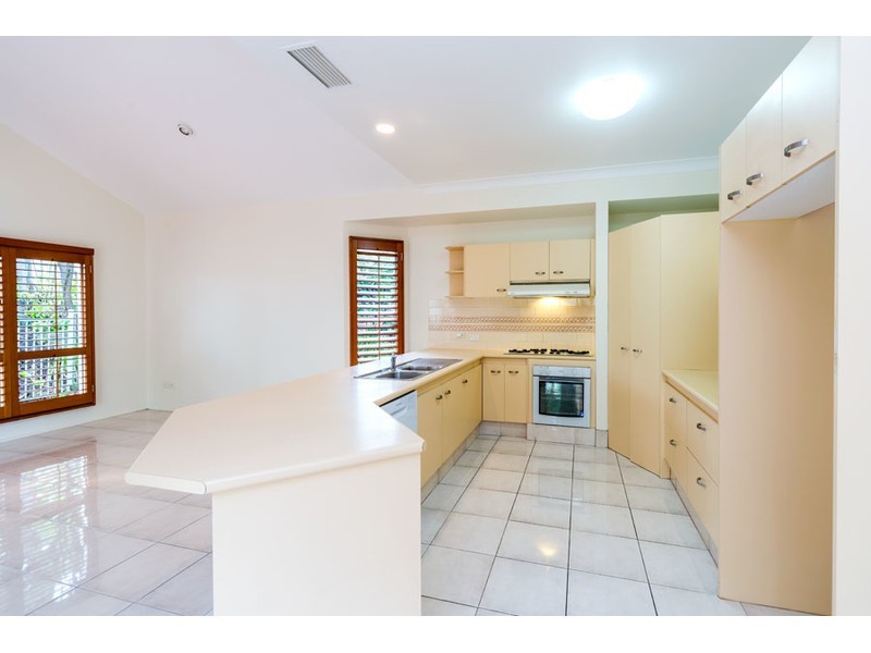 23 Chichester Drive, Arundel QLD 4214